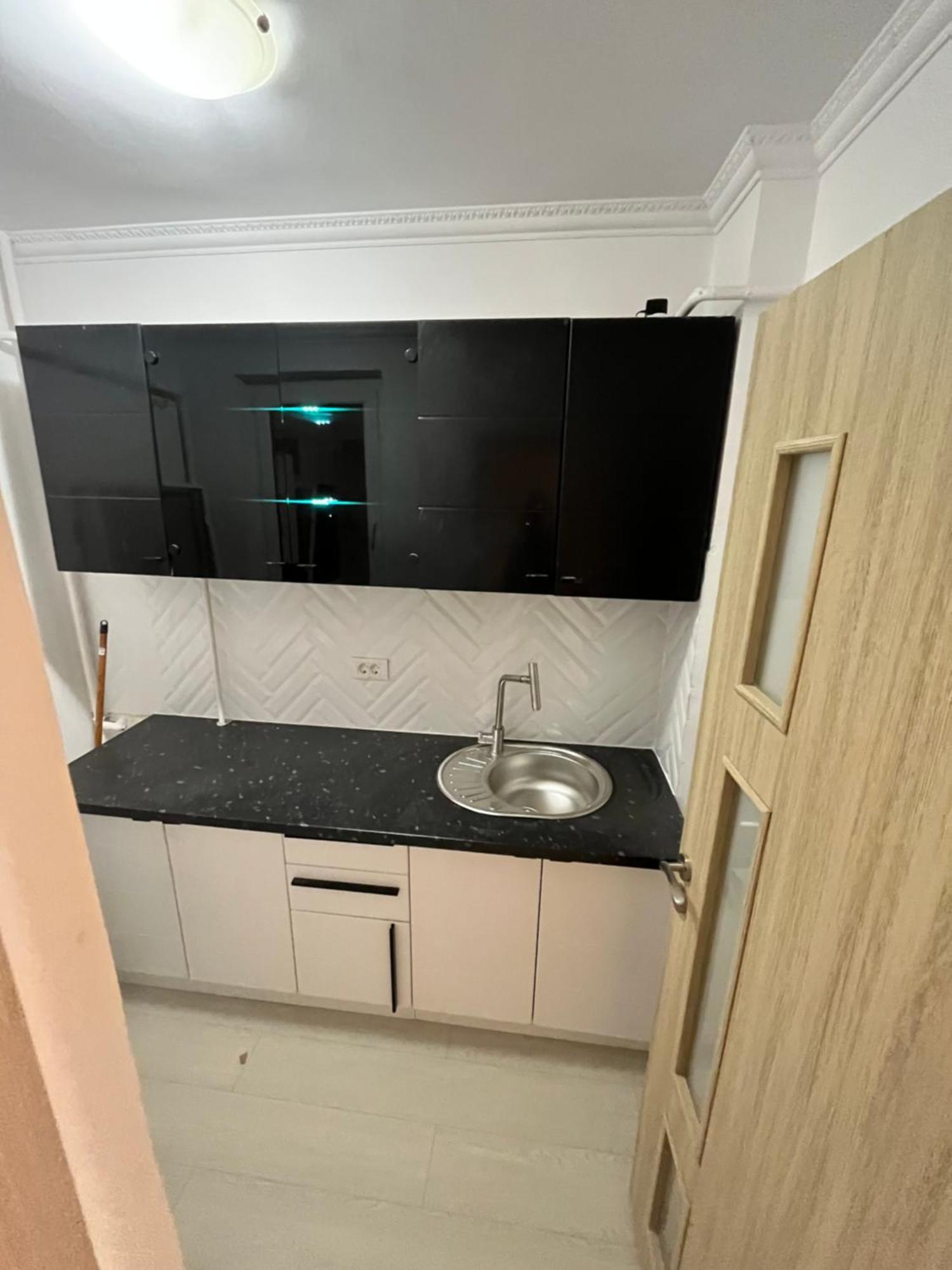Apartament 1 Camera Brăila Exteriör bild